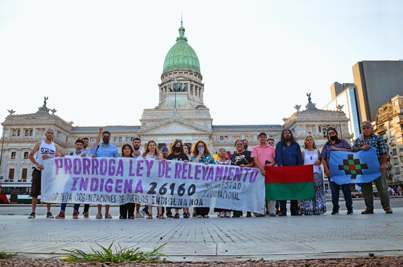 El MEDH apoyando el acampe frente al Congreso de la Nación por la ley de relevamiento indígena. Foto cortesía de Luis Maria Alman.