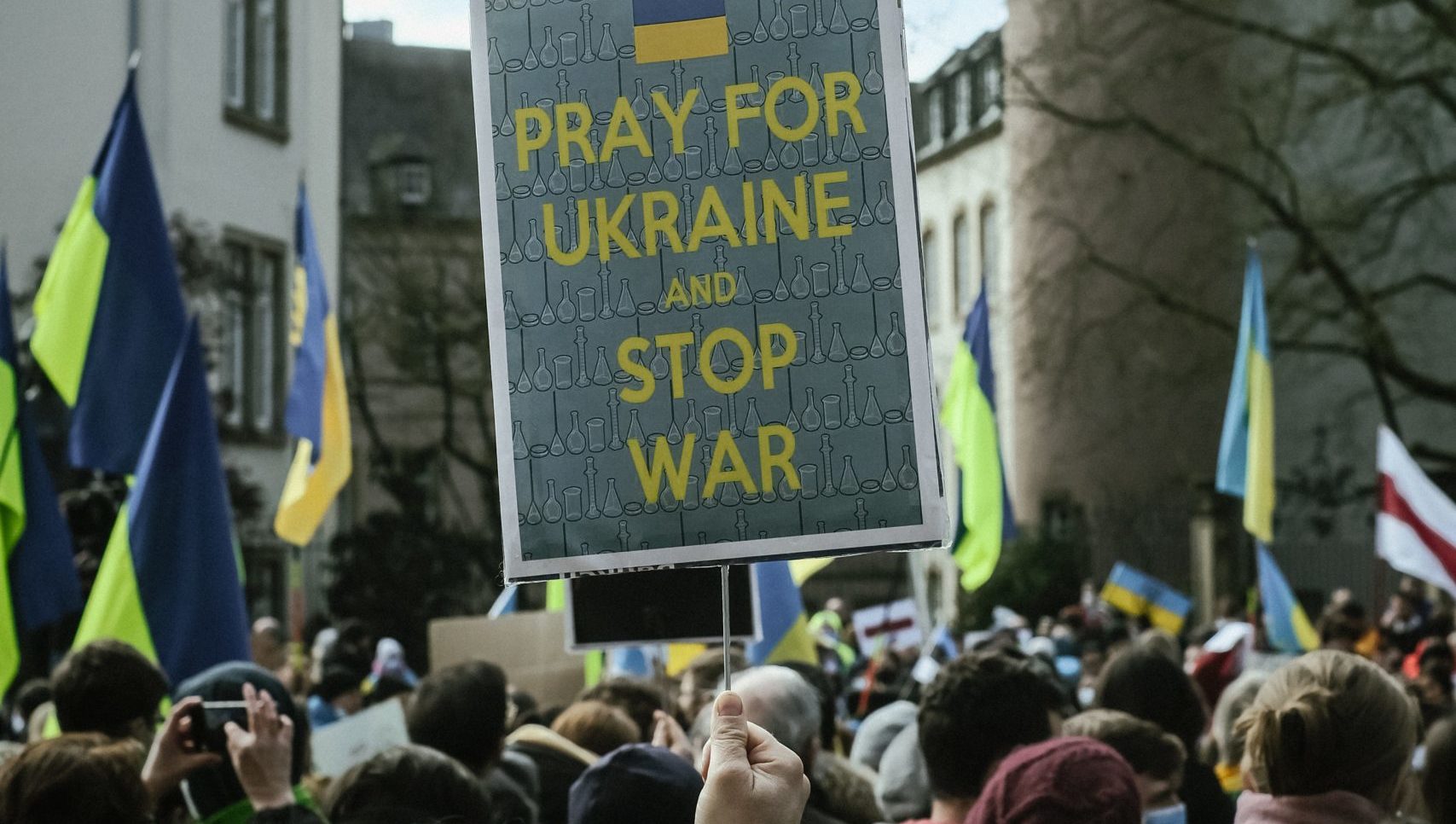 Comunidades en todo el mundo llaman a la oración por Ucrania.