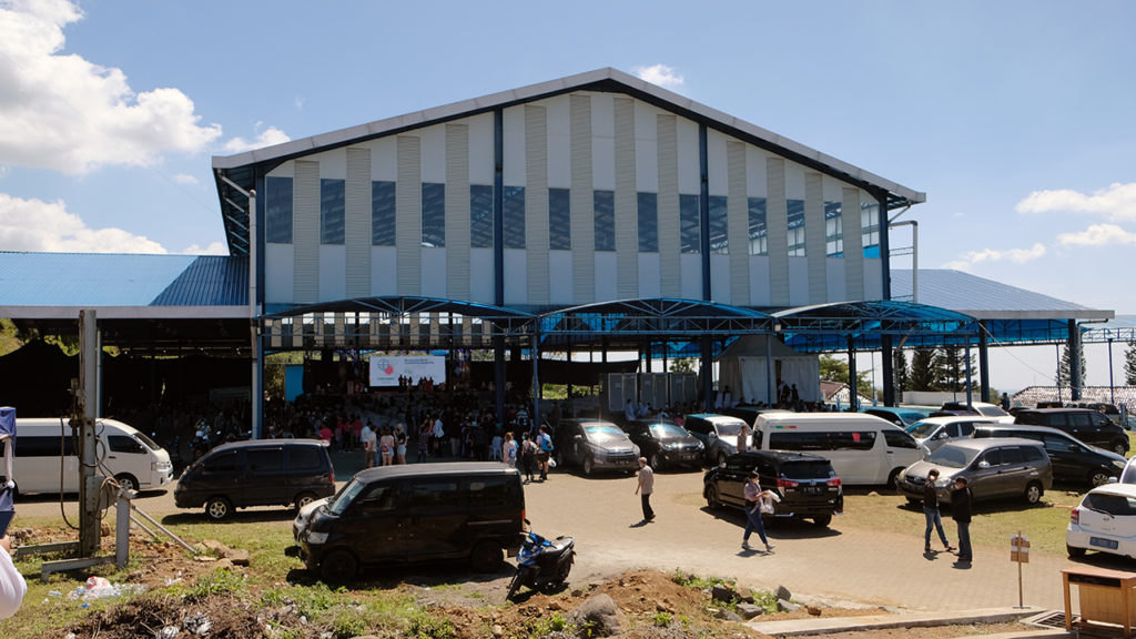 Worship services every morning and evening were held in an open-air venue at Sekolah Tinggi Theologi Sangkakala, a Mennonite seminary in Salatiga, Indonesia. — Kresna Kurniawan/Meetinghouse