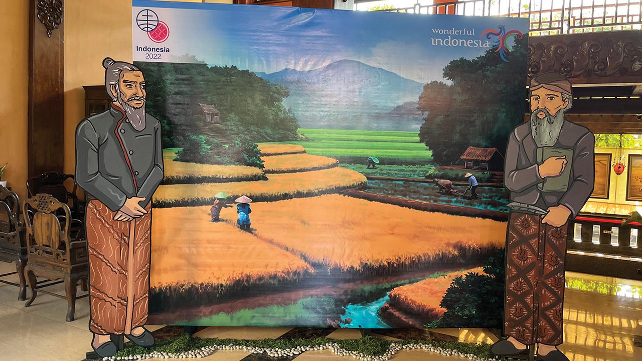 Ibrahim Tunggul Wulung and Menno Simons. Photo: Astrid von Schlachta