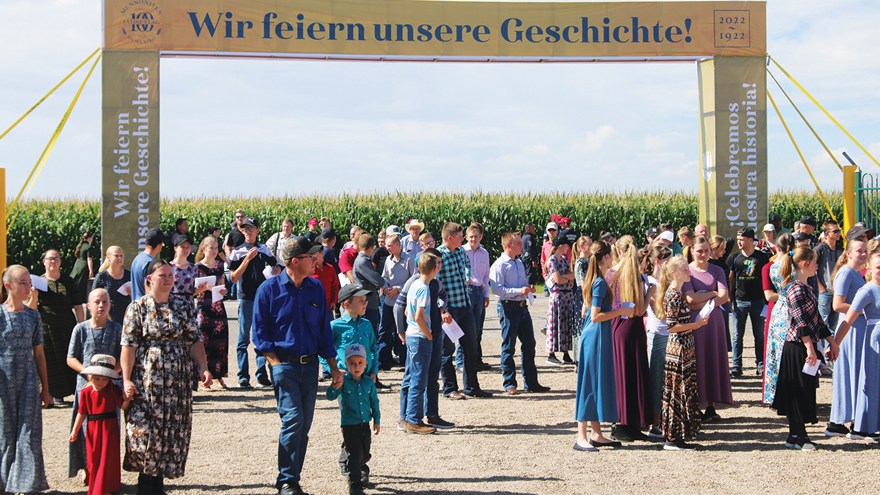 People from Mexico and around the world attended festivities celebrating the centennial of the first Mennonite colonies in Mexico under a banner that declared, “We celebrate our history!” — Die Mennonitische Post
