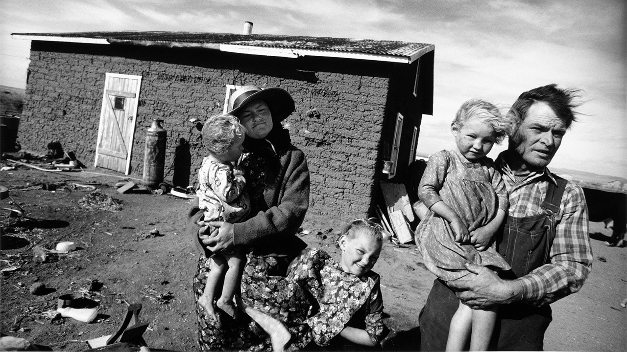 El Cuervo (Casas Grandes Colonies), Chihuahua, Mexico, 1992. — Larry Towell/Magnum Photos