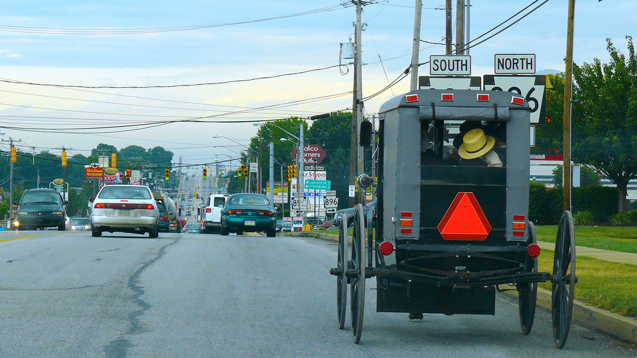 An Amish buggy travels on U.S. Route 30 in Lancaster County, Pa. — Ad Meskens/Wikimedia Commons