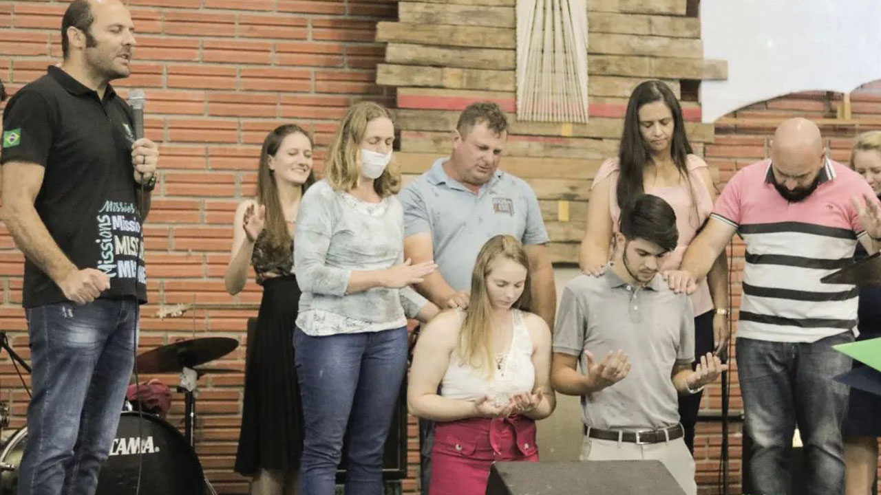 Mennonite Brethren in Brazil, where German-speaking and Portuguese-speaking groups overcame their differences. — Agência Missionária da COBIM