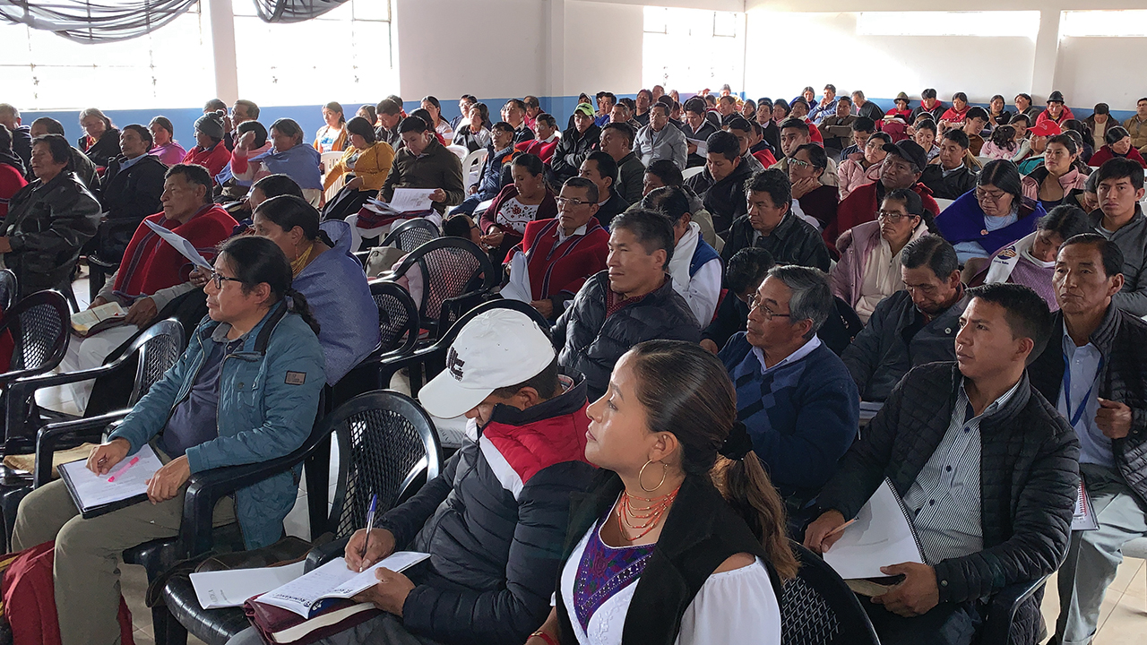 The workshop in Ambato, Tunguragua, Ecuador, was filled with members from the local provincial chapter of the Council of Indigenous Evangelical Nations and Organizations of Ecuador. — Peter Wigginton/MMN