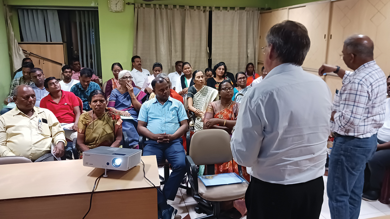 David Boshart and Vikal Pravin Rao, executive secretary of the Mennonite Church in India, teach a class on Theological Practices for Spiritual Vitality of Leadership. — Andi Santoso/MMN