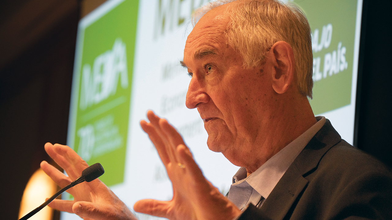 Werner Franz of Paraguay presents a seminar at the Mennonite Economic Development Associates convention Nov. 2-5 in Toronto. — Michael Snow