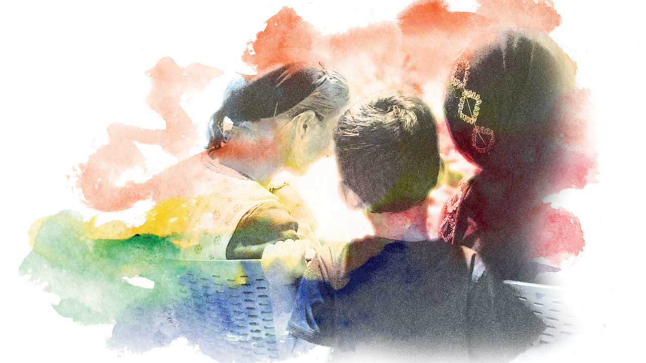 A Mennonite woman from Lancaster County, Pa., talks with a Syrian woman whom she sponsored to come to the United States. — Photo courtesy of Andrew Mashas