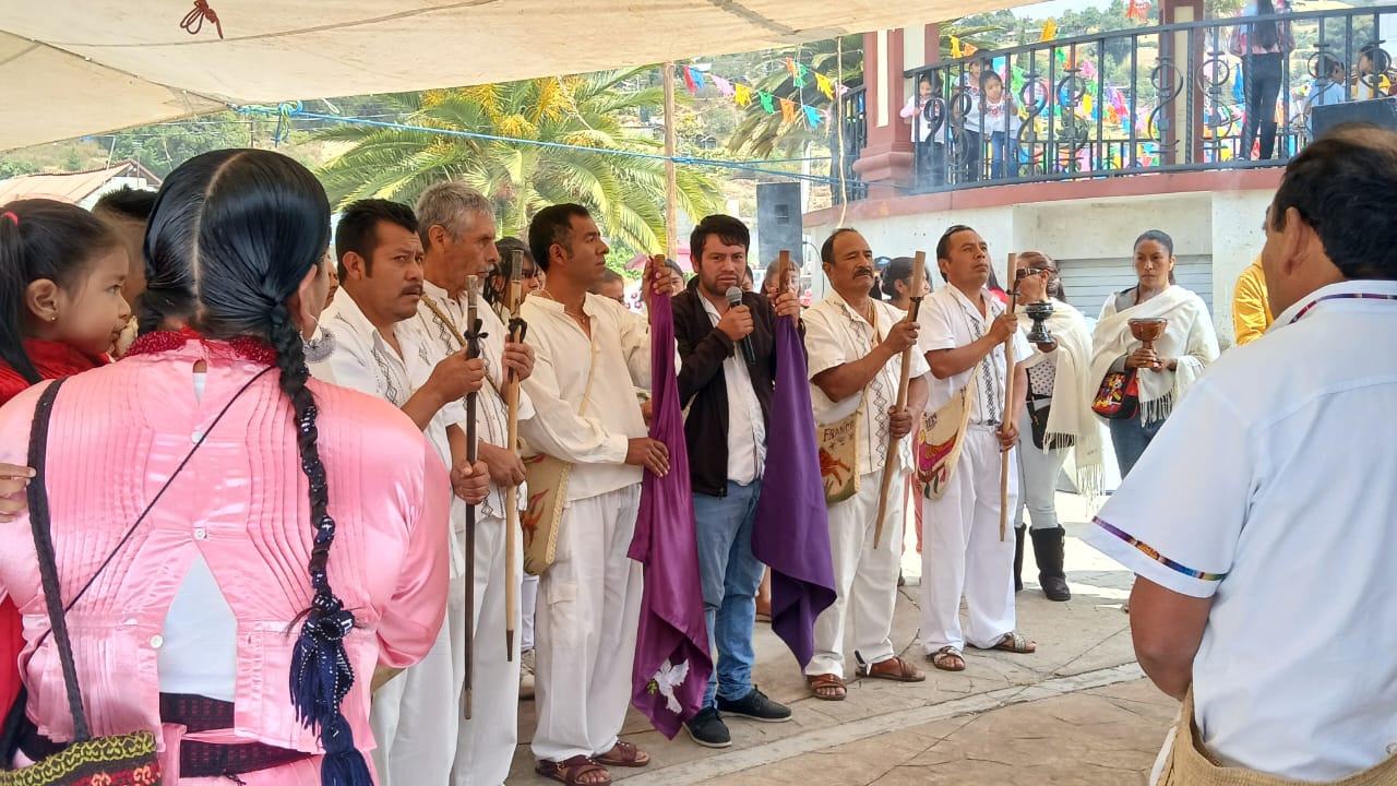 En la foto, jefes supremos de la etnia Tlahuica, Mex, grupo indigena a punto de desaparecer, principalmente, por la discriminación. Foto propia