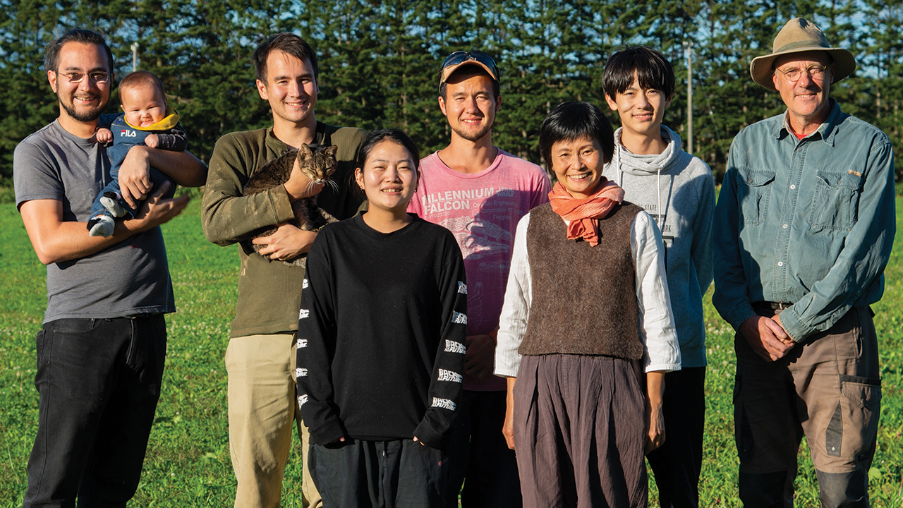 The family of Raymond Epp and Akiko Aratani, from left: Kazutomo (son), Ayame (granddaughter), Yohei (son), Mai (married to Kazutomo), Ken (son), Akiko, Toshiharu (son) and Raymond. — Mennonite Mission Network
