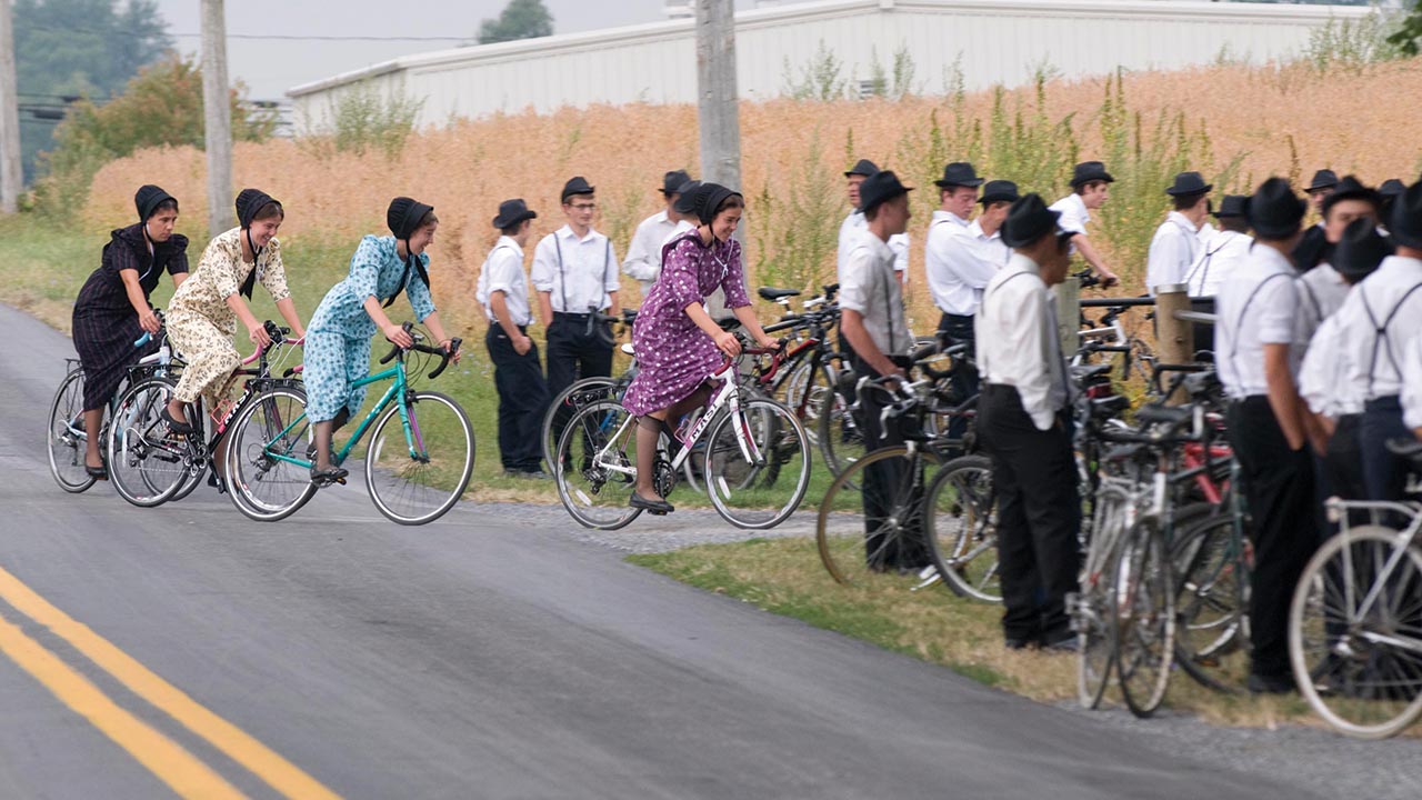 Old Order Mennonites arrive at church near New Holland, Pa., Sept. 18, 2016. — Dale D. Gehman