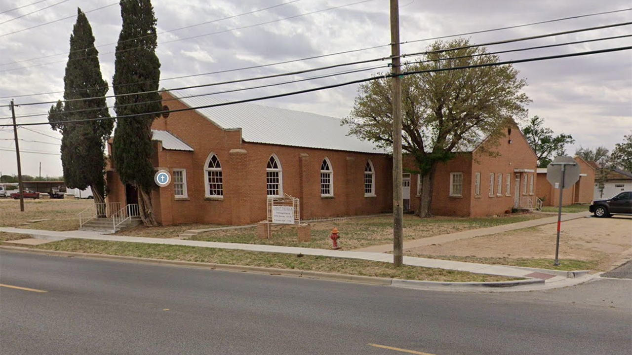 Mennonite Dis­as­ter Service’s Texas unit is in the process of replacing the building used by Iglesia Cristo La Roca in Lamesa, Texas. — Google Street View